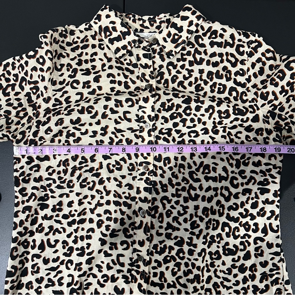 Nordstrom 1901 100% Cotton Leopard Button Down Blouse Size M - Picture 8 of 9